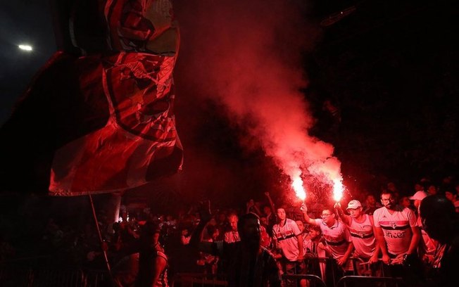 Recurso do MP-SP atrasa retomada de bandeiras com mastro nos estádios paulistas