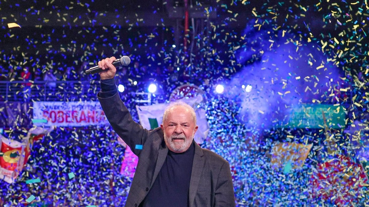 O ex-presidente Luiz Inácio Lula da Silva deixou a lista feita pelo governo ucraniano