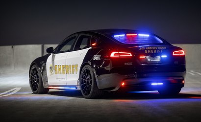 Tesla adaptado para polícia de Los Angeles tem mais de 1.000 cv; confira