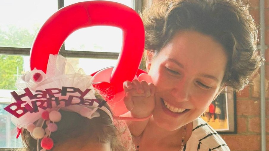 Cecilia Malan celebra o aniversário de quatro anos da filha, Olímpia