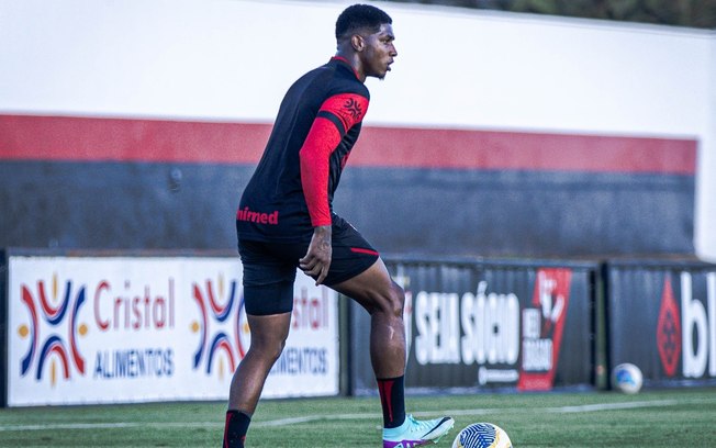 Zagueiro vai permanecer no futebol português Zagueiro vai permanecer no futebol português