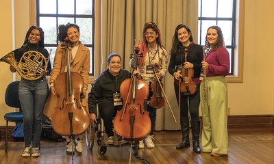 Mulheres integram 1ª orquestra parassinfônica do Brasil