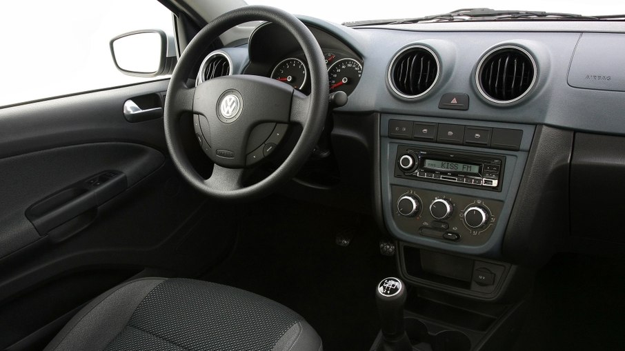Interior do Volkswagen Gol G5 era bem construído e focado na ergonomia