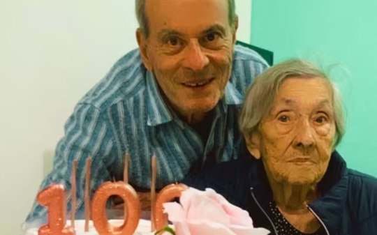 Aos 83 anos, Ney Matogrosso fala da mãe de 103: "Não faço drama"