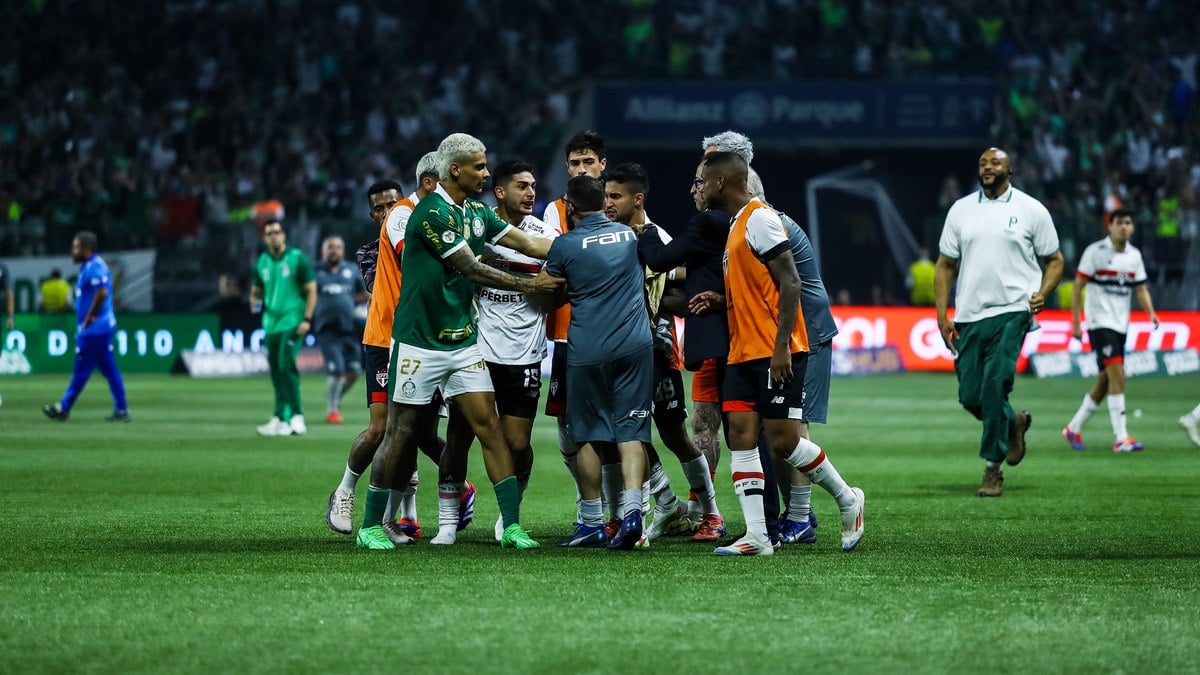 Confusão aconteceu após gandulos provocarem jogadores do São Paulo