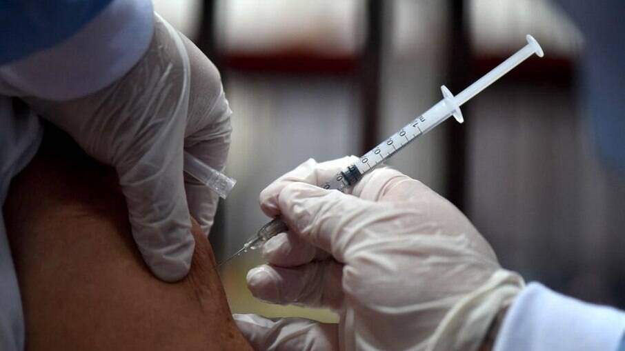 Uruguai destinará parte de suas vaicnas para imunizar população que faz fronteira com o Brasil