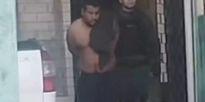 Homem é preso por arremessar a mãe da janela de apartamento