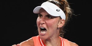 Bia Haddad passa aperto, mas vence argentina e estreia com vitória no Australian Open