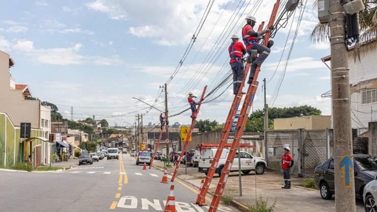 Jundiaí conclui reordenamento de cabos na Vila Maringá