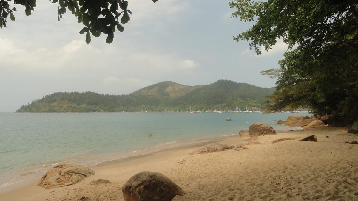 Praia Brava do Perequê-Mirim - Ubatuba (SP) Praia Brava do Perequê-Mirim - Ubatuba (SP)