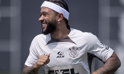 Corinthians: Ramón Díaz despista sobre estreia de Memphis Depay