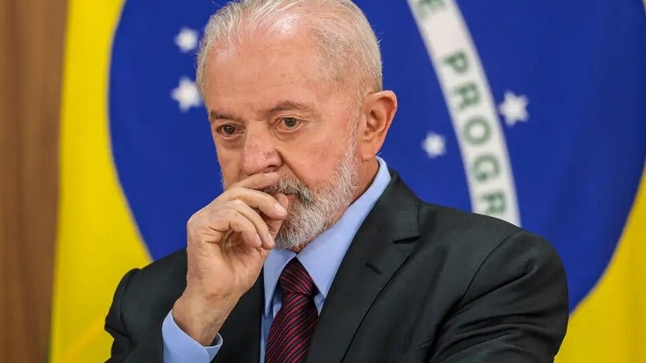 Lula sente a pressão internacional e cobra posição da Venezuela