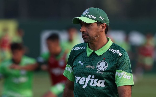 Abel Ferreira assinou pré-contrato com o Al Saad, mas permaneceu no Palmeiras