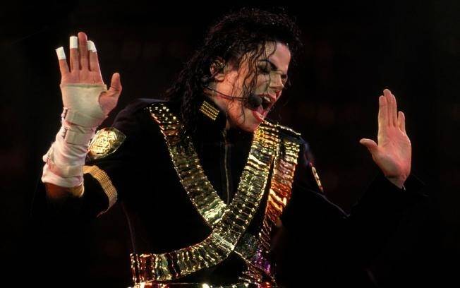 Após a morte de Michael Jackson, muitos rumores surgiram sugerindo que o cantor poderia estar vivo