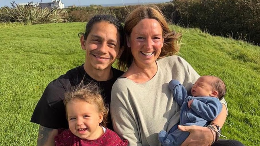 Bebê nasce em ilha escocesa pela primeira vez em 34 anos