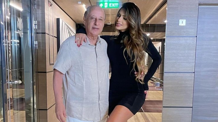 Clara Brasil faz declaração ao noivo, ex-presidente da CBF: ‘Te amo’