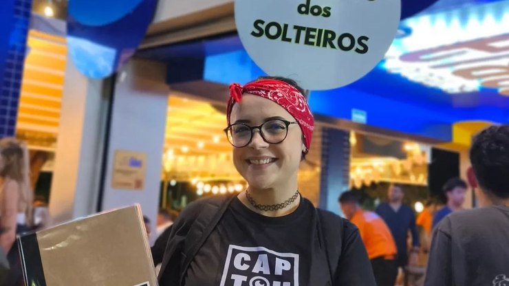 "Catálogo dos Solteiros" traz paquera analógica para bares do DF