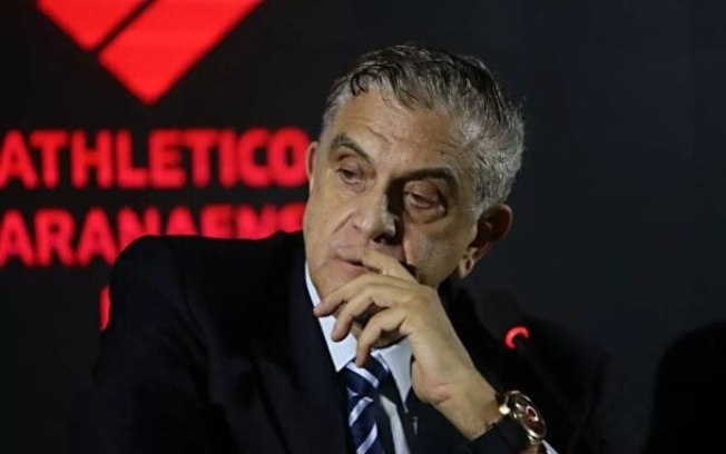Petraglia, do Athletico, tem áudio vazado nas redes sociais Petraglia, do Athletico, tem áudio vazado nas redes sociais