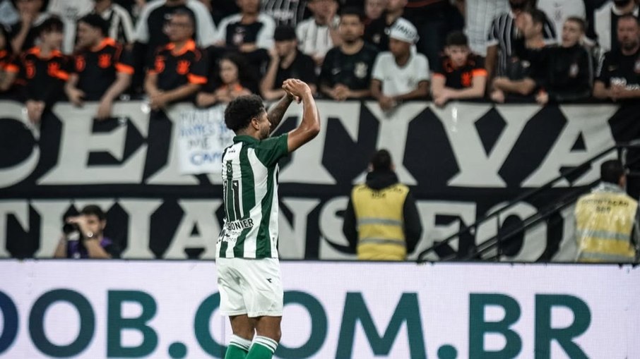 Lucas Ronier ampliou para o Coritiba na segunda etapa