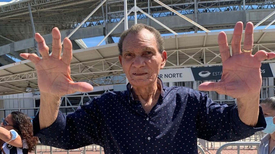 Ídolo do Botafogo, ex-goleiro Manga morre aos 88 anos Ídolo do Botafogo, ex-goleiro Manga morre aos 88 anos