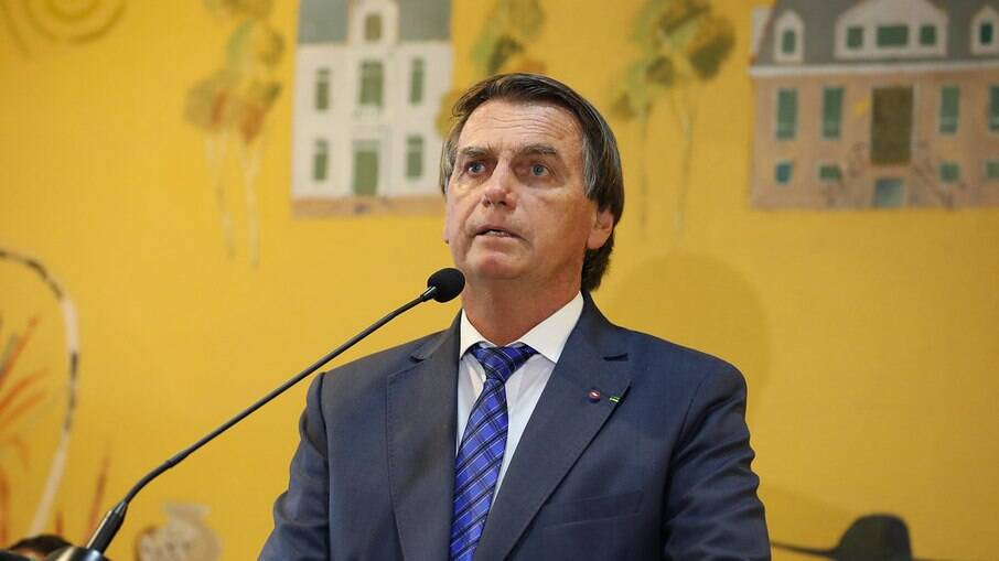 Jair Bolsonaro (PL) relacionou Aids à vacina da Covid