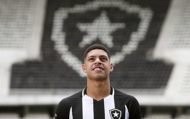 Luís Henrique explica escolha pelo Botafogo e projeta estreia: 'Agradecer em forma de futebol'