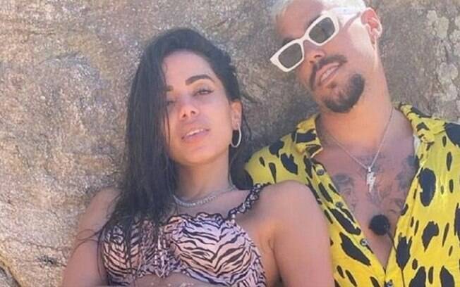 Anitta curte férias com seu affair Lipe Ribeiro no Caribe