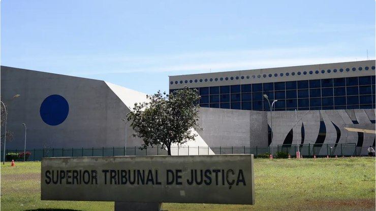 STJ condena desembargadora e juiz por venda de sentenças
