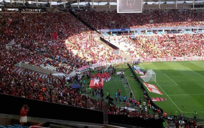 Show de comemoração da parceria do Flamengo com patrocinador ocorreu antes da partida contra o Botafogo