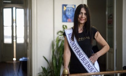 Miss de 60 anos vence como 'melhor rosto' na Argentina