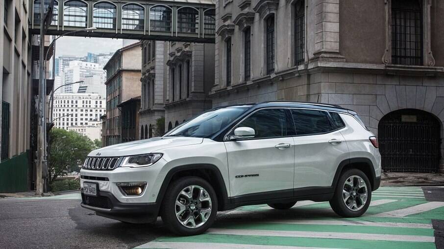 Jeep Compass: é o SUV médio mais vendido, mas está prestes a receber novidades nos próximos meses