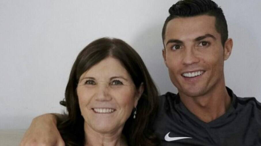 Cristiano store ronaldo mama