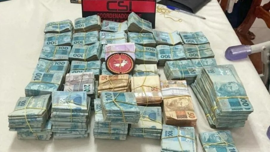 Dinheiro apreendido pela Polícia em Operação do Jogo do Bicho no Rio