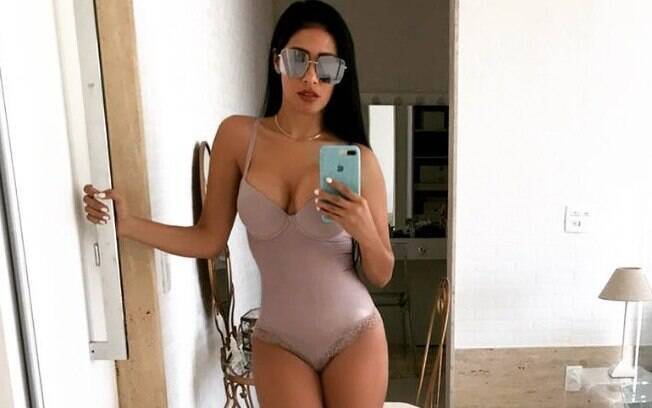 Simaria sensualiza de lingerie em foto no Instagram