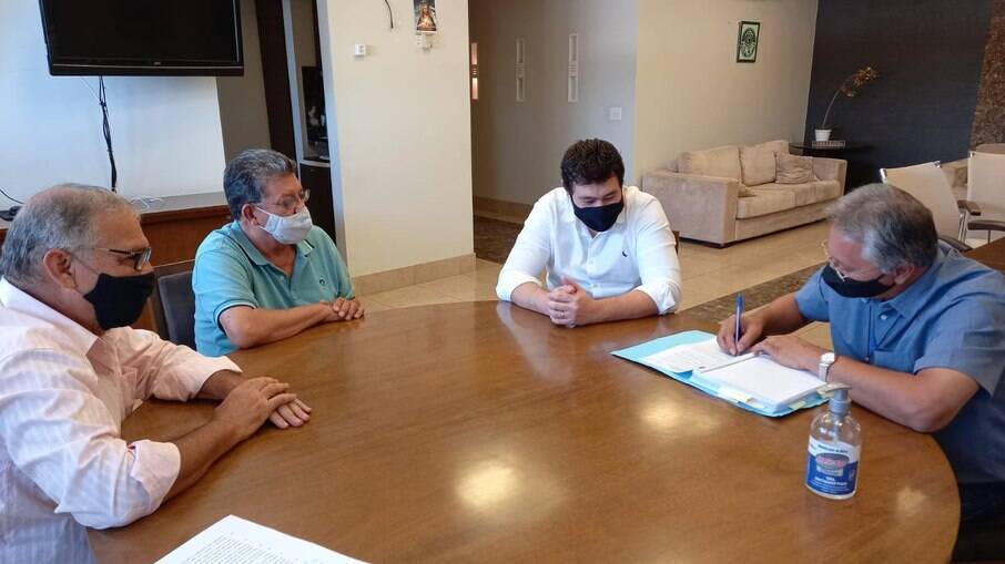 Assistência social com o auxílio governamental poderá ampliar seu alcance as pessoas que sofrem com doenças degenerativas. Assistência social com o auxílio governamental poderá ampliar seu alcance as pessoas que sofrem com doenças degenerativas.