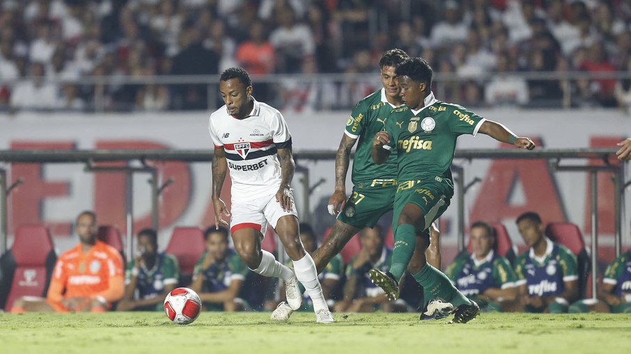 São Paulo e Palmeiras medem forças pelo Brasileirão