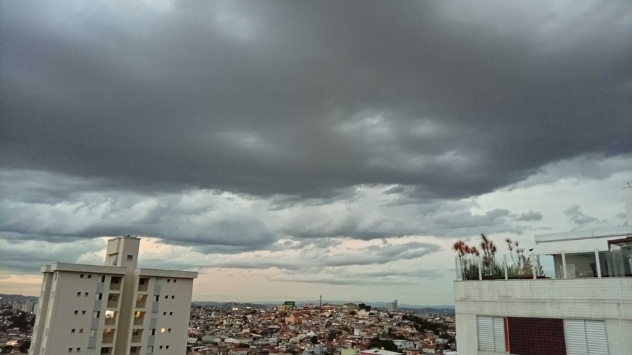 Extremos predominam sobre o Brasil durante esta semana Extremos predominam sobre o Brasil durante esta semana