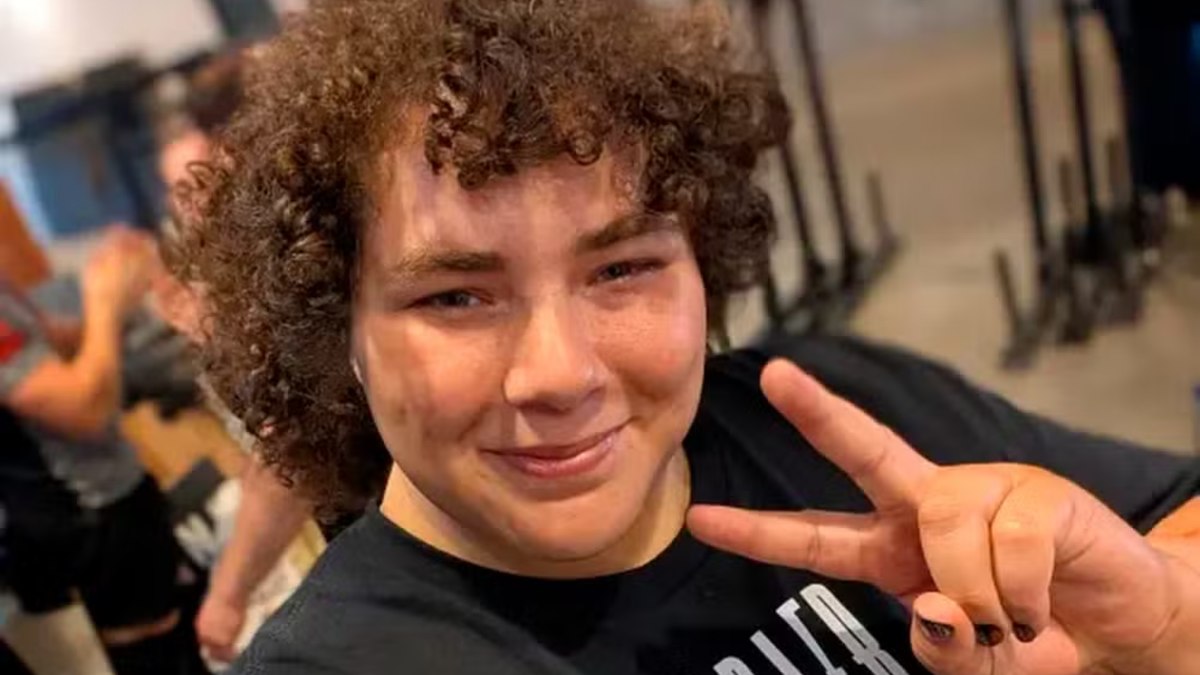 Competidora perde prêmio após organização apontar que ela é trans