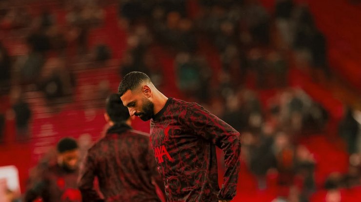 Técnico evita projetar futuro de Salah no Liverpool após polêmica