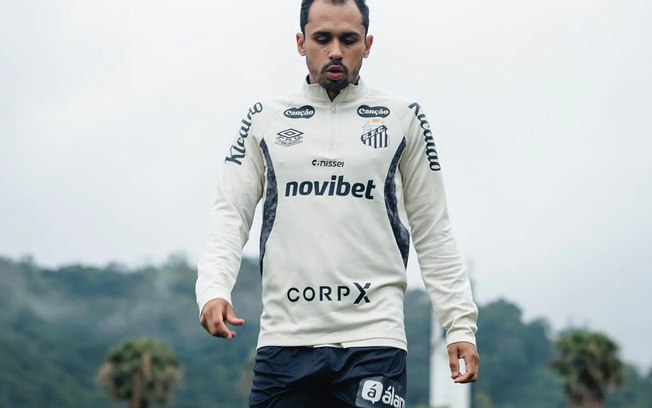 Lima e Arthur estão relacionados pelo Santos para pegar o Inter Lima e Arthur estão relacionados pelo Santos para pegar o Inter