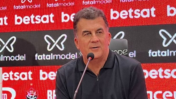 Presidente do Vitória cita "favorecimento" da CBF ao Palmeiras