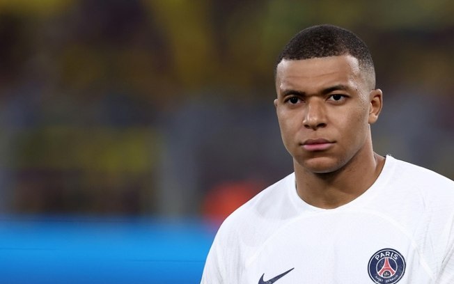 Kylian Mbappé antes da semifinal da Liga dos Campeões entre PSG e Borussia Dortmund