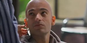 Raspou? Descubra o truque por trás da careca de Humberto Carrão