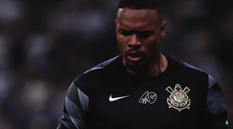 Carlos Miguel quebra silêncio sobre futuro no Corinthians