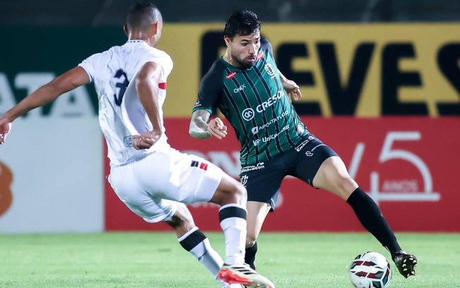 Maringá e Santa Cruz mediram forças na noite deste sábado (12), pela Série C do Brasileiro