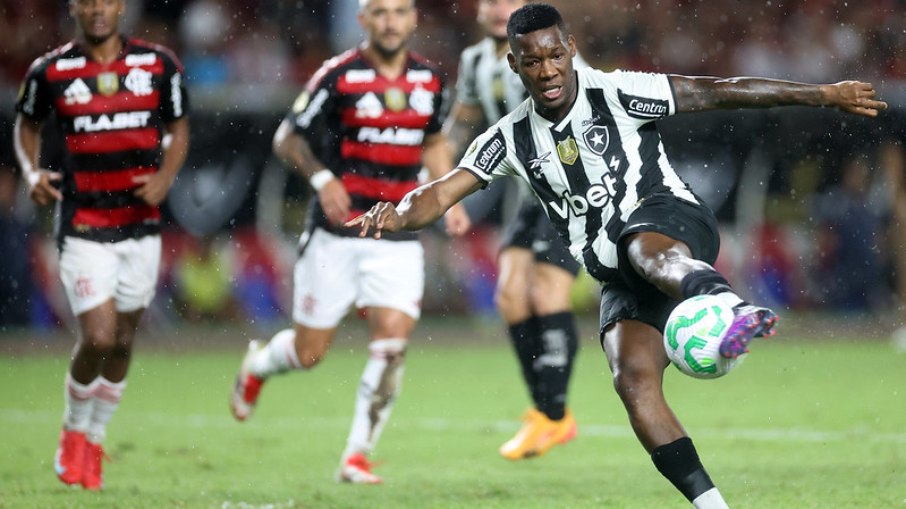 Botafogo e Flamengo voltam a se enfrentar na temporada Botafogo e Flamengo voltam a se enfrentar na temporada