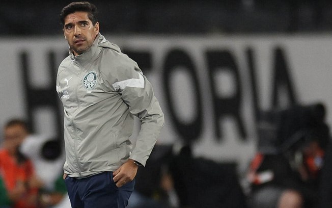 Uruguaio está com a seleção e não retorna a tempo do jogo
