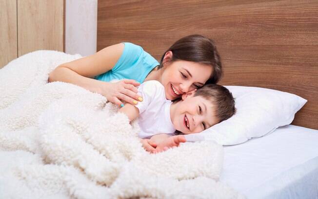 Para mulher, amor de mãe é demonstrado quando os filhos dormem na cama dos pais e se sentem à vontade para falar