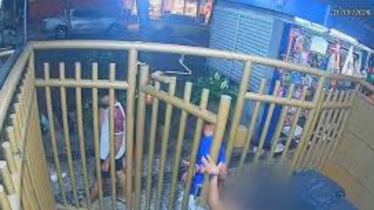 Imagens mostram suspeitos comemorando estupro coletivo no Rio