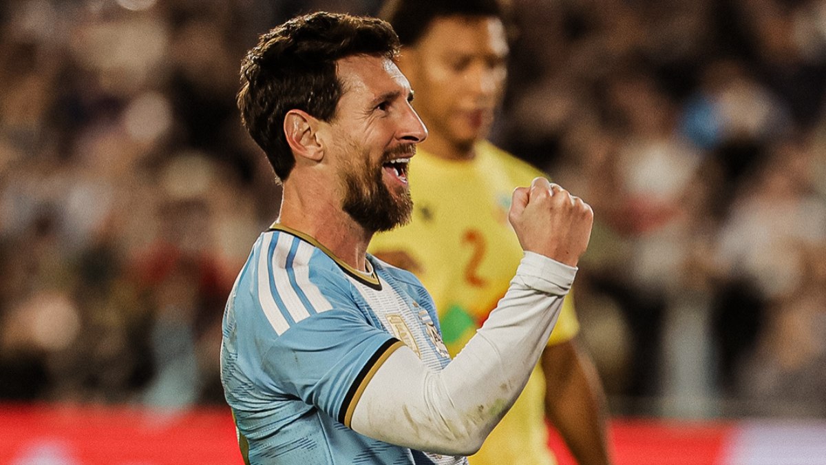 Messi dá um show em sua despedida com a camisa da Argentina Messi dá um show em sua despedida com a camisa da Argentina